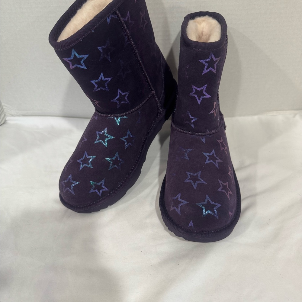 UGG classic II iridescent girls star boots